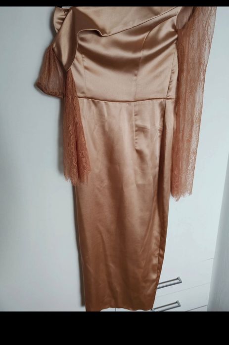 Vand rochie facuta la comanda