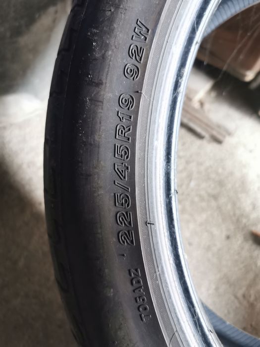Гуми 225/45 R19 2+2 подарък