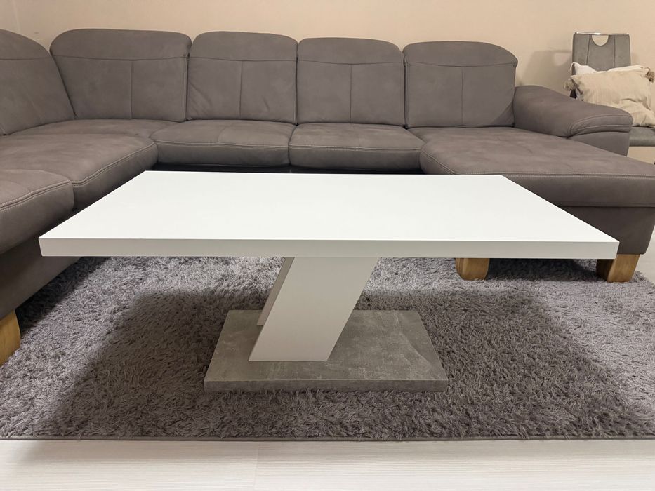 Холна маса - използвана,но в перфектно състояние