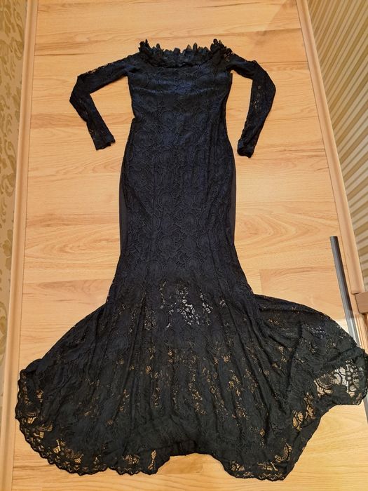 Елегантни дамски рокли