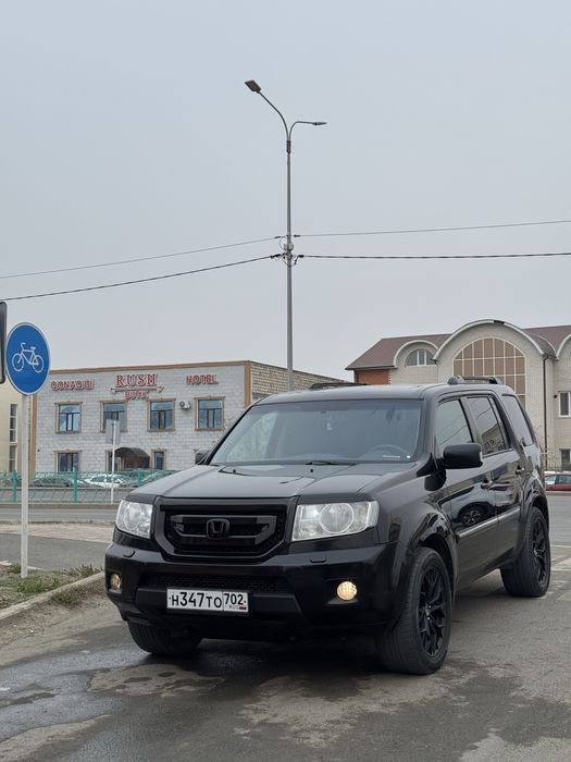 Продам машину Honda Pilot