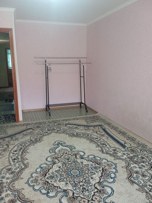 Чевар томонда жойлашган 2 хонали квартира ижарага берилади