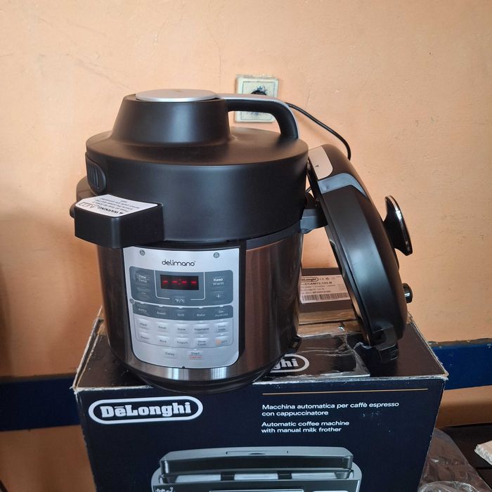 Делимано Мултикукър под налягане + еър фрайър - чисто нов