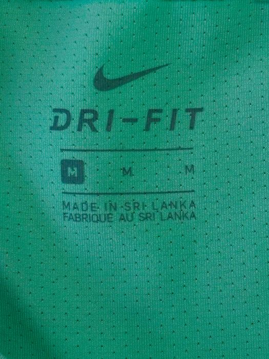 Дамска тениска Nike Dri-Fit (Размер M)