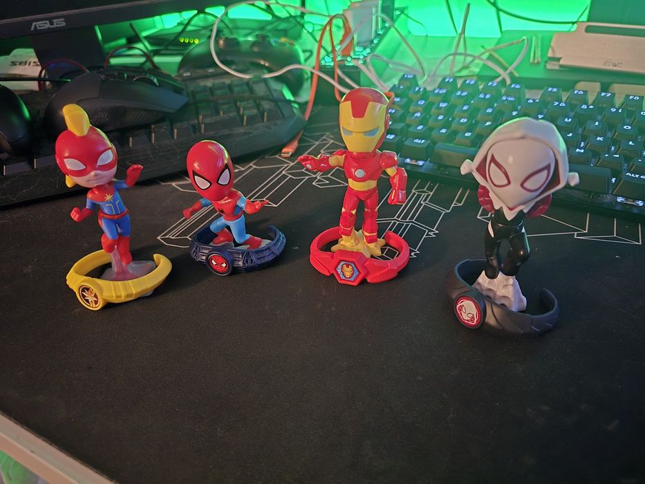 Surpriza Kinder Maxi Editia Marvel 2024