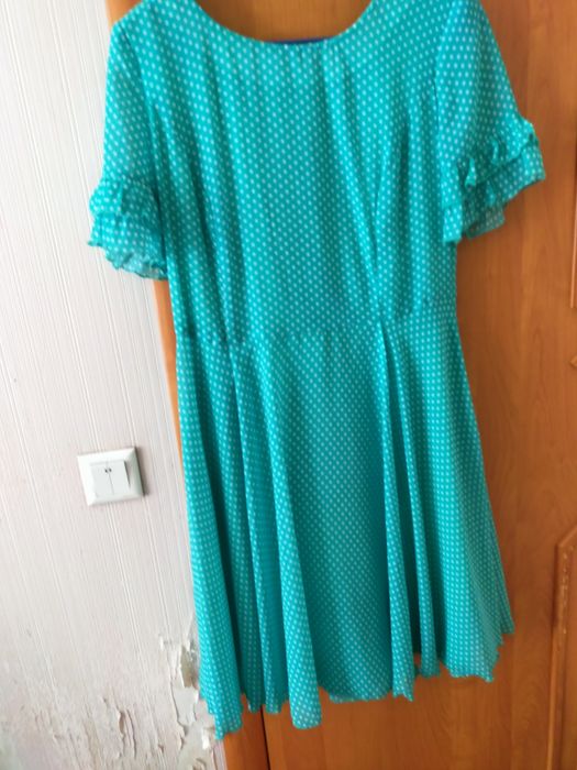 Продам платье 48 размер