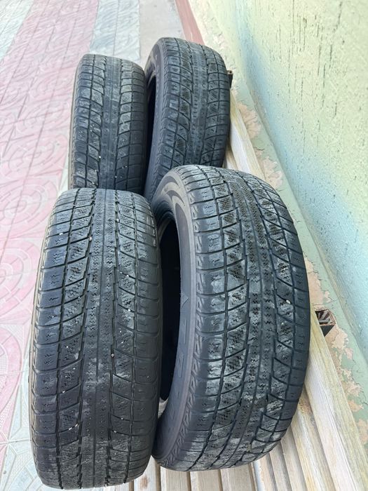 Комплект зимних шин
