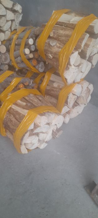 Сосна. Урик. дарахтидан Утин тайер ёрилган сотилади.