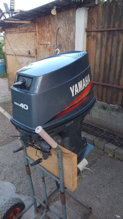 Vând motor barcă Yamaha Autolube 40 cp