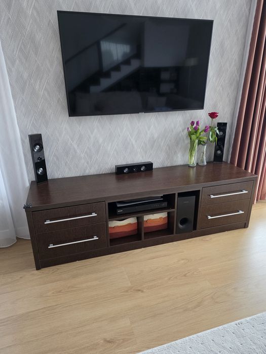 Vând comoda TV culoare wenge/nuc 210L x 50l x 53h