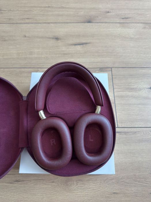 Bowers & Wilkins PX8 Royal Burgundy