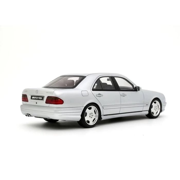 Mercedes benz w210 1:18