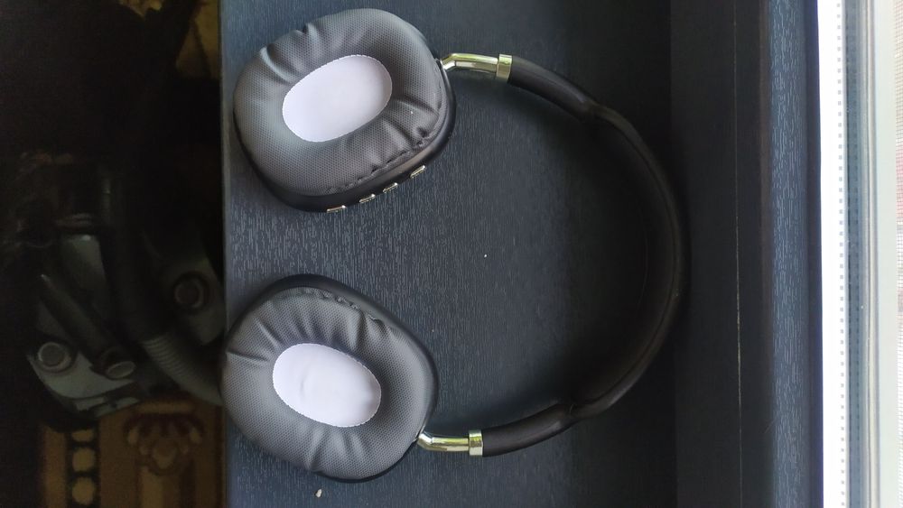 Без проводные наушники