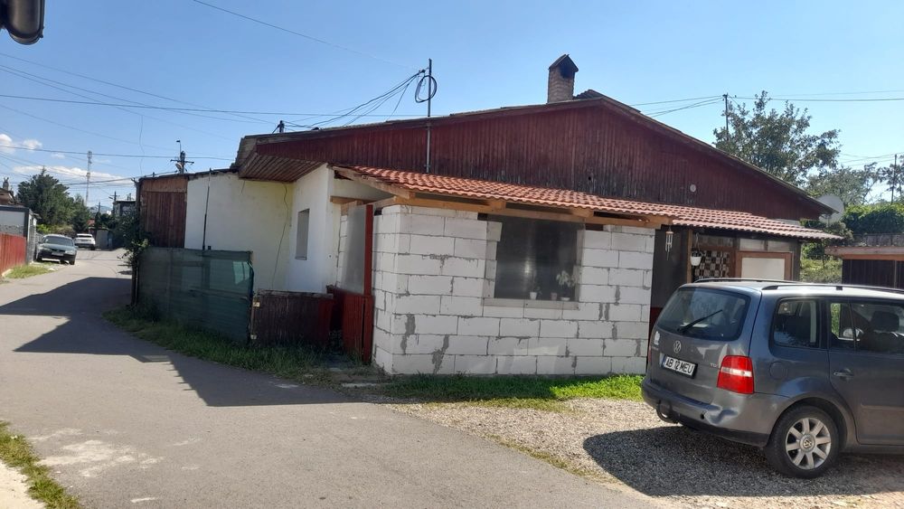 Vînd apartament.