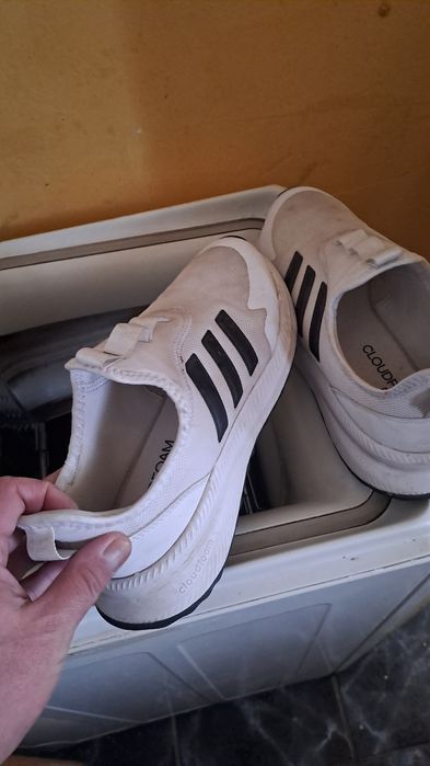 Adidasi adidas b