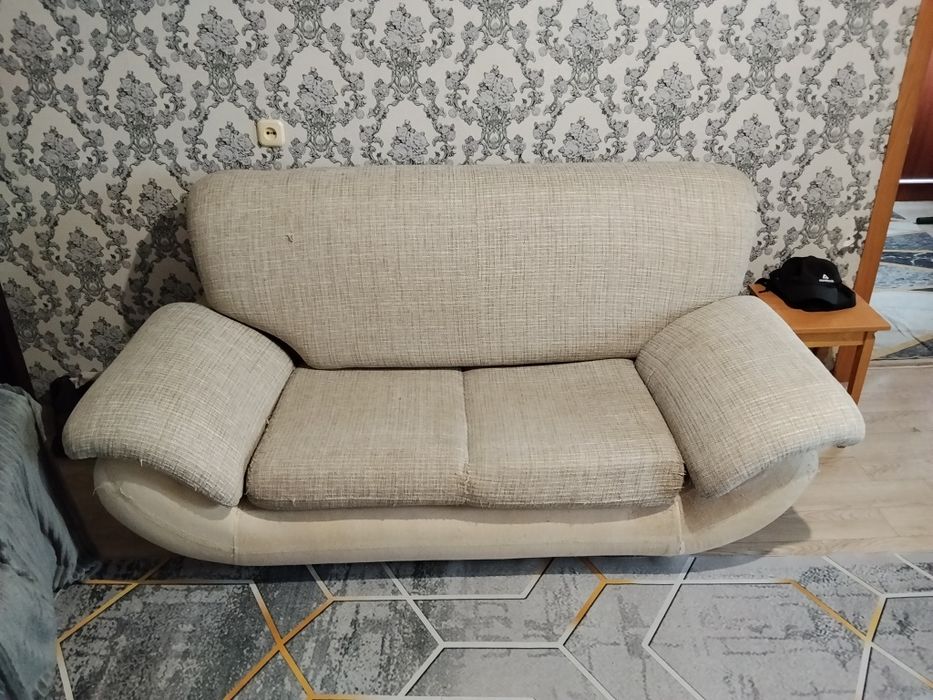 Продам 2 дивана срочно