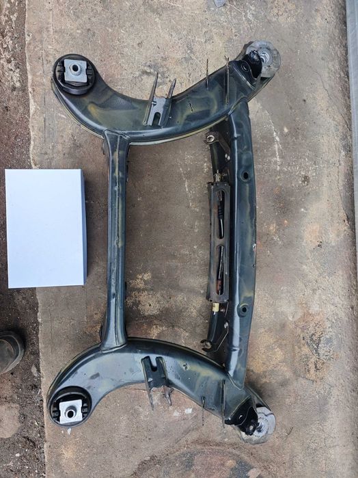 Почти нов оригинален заден мост Mercedes W204 W212 W207 W218