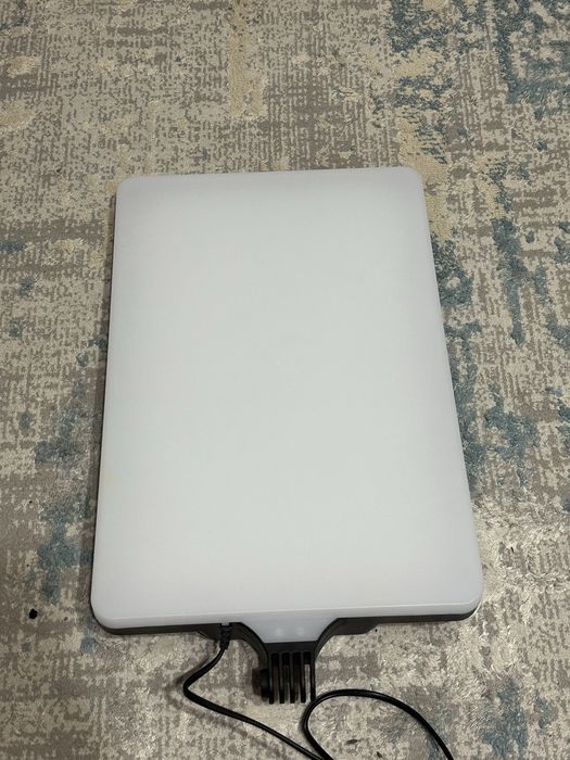 LED лампа с штативом