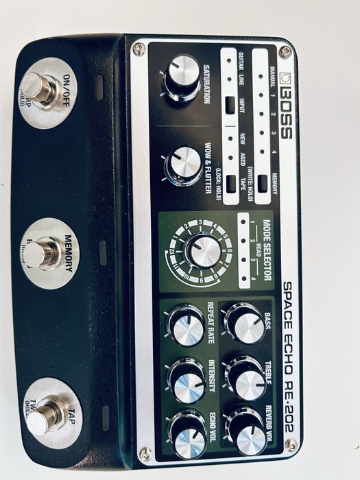 Pedala delay stereo Boss RE-202 Space Echo – Ca Nouă, Studio Only,