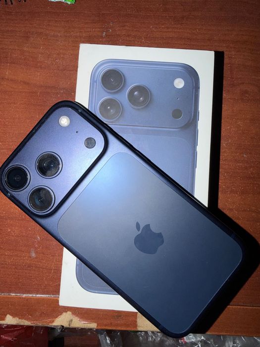 iPhone 17pro с гарантией