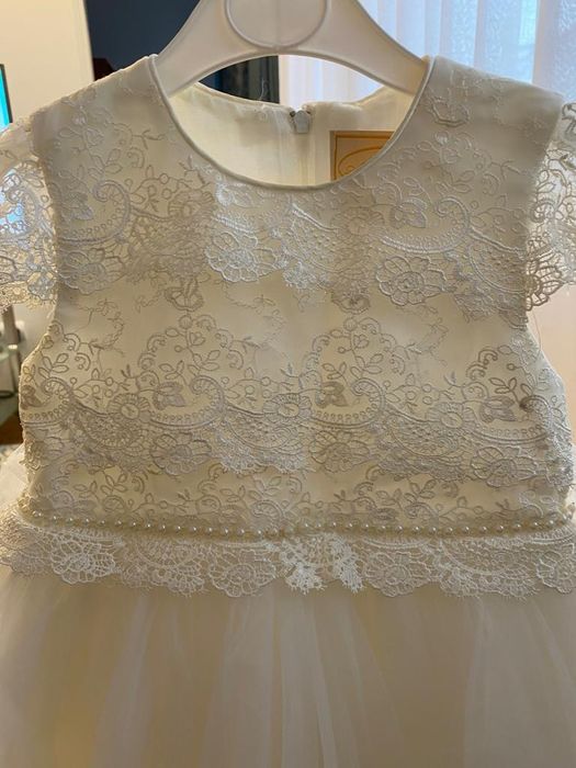 Платье нарядное и красивое для девочки