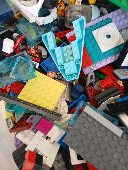Vand lego la Kg (pretul este pe KG)