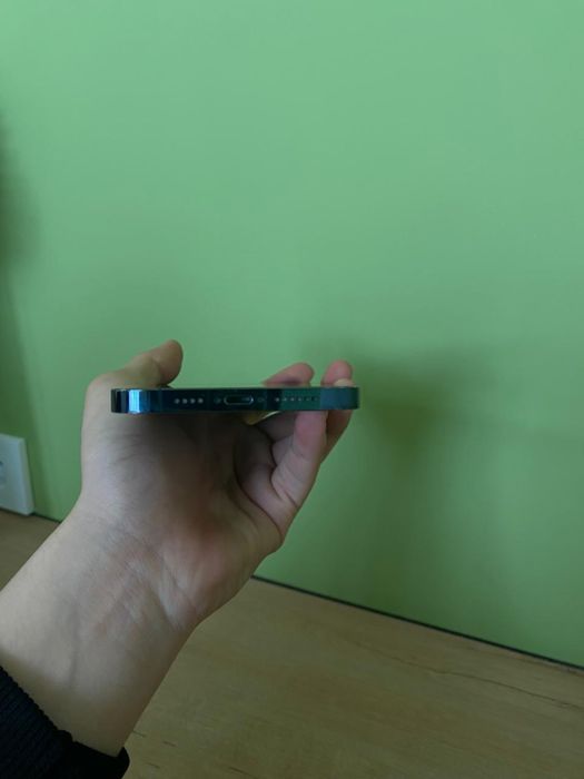 Продам Айфон 12 про макс