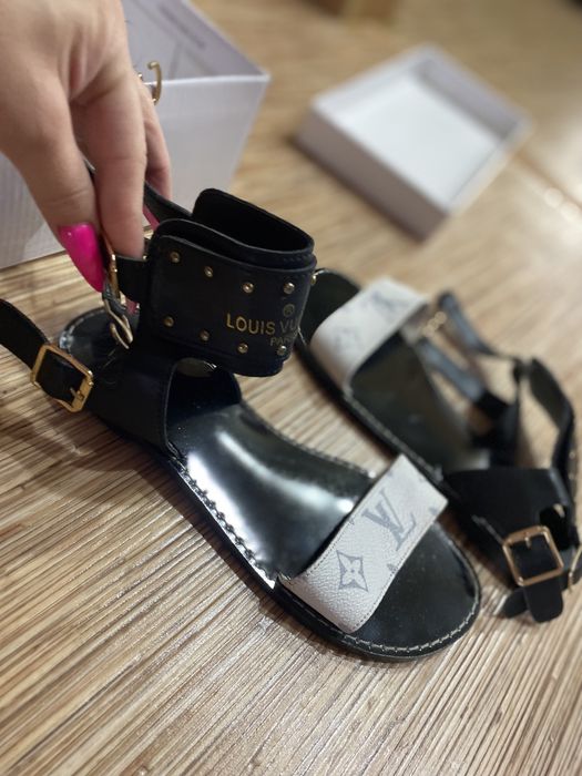 Сандали 35-36 размер