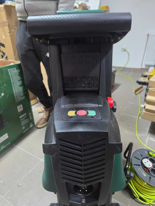 Bosch AXT 25 TC tocator de gradina electric 230 V | 2500 W