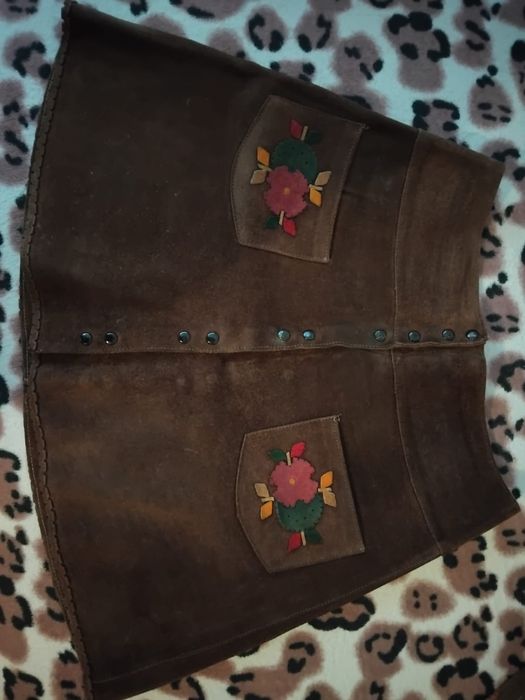 Кожена дамска пола