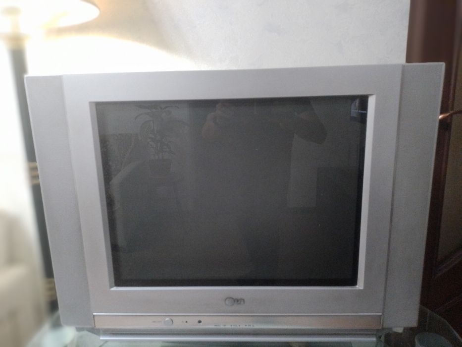 Продам телевизор LG