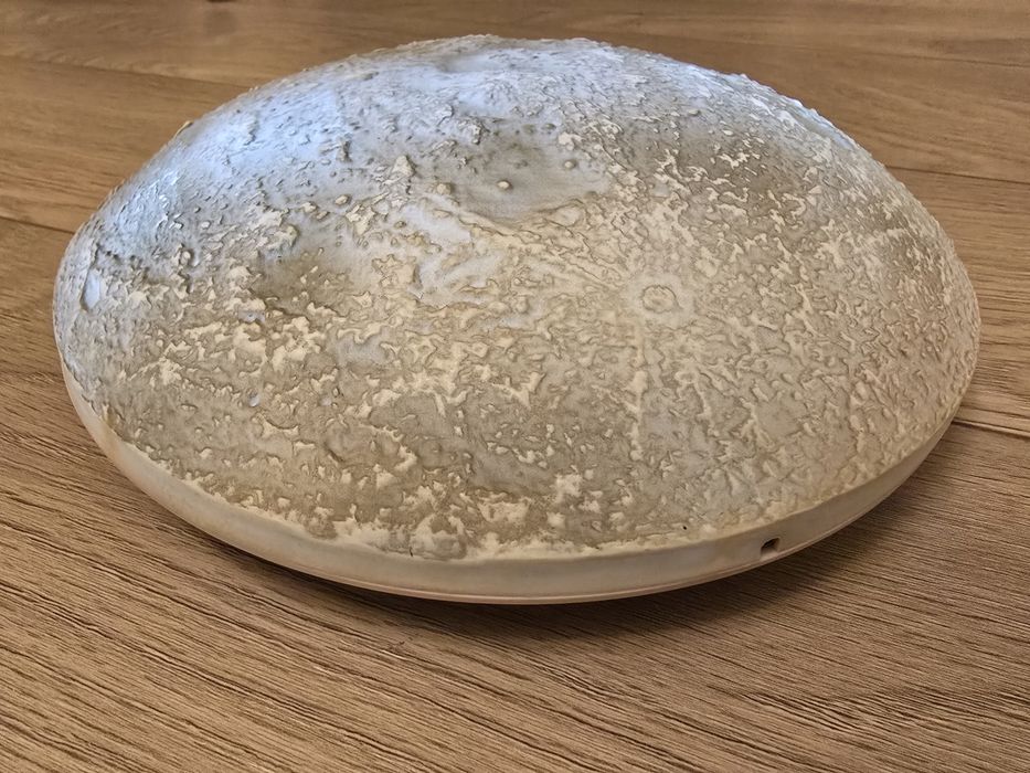 Lampa de veghe in forma de luna