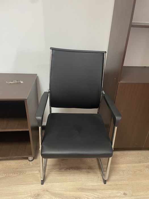 Офисные стулья на продажу