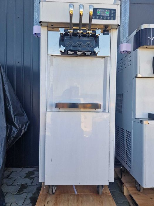 Masina de inghetata 2+1 Arome 220V 2400W NOUA Transport Gratuit