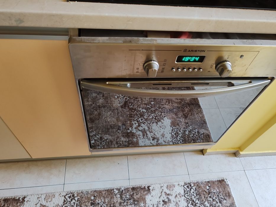Ariston. Фурна за вграждане