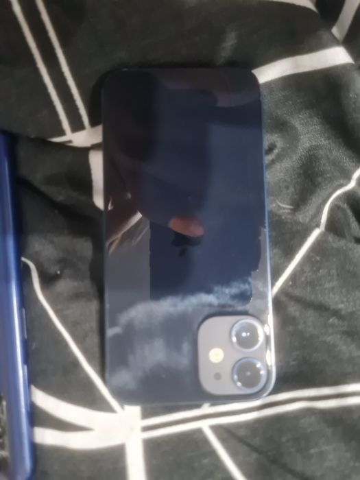 Продам iPhone 12 mini 128 79