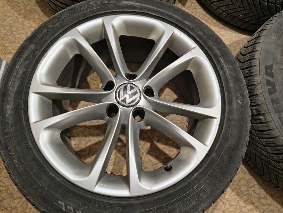 Оригинални джанти с гуми VW Passat CC 17"