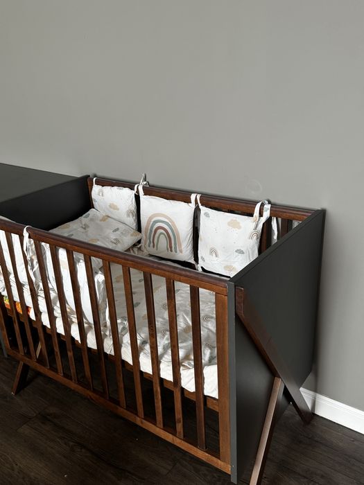 Детская кроватка + комод