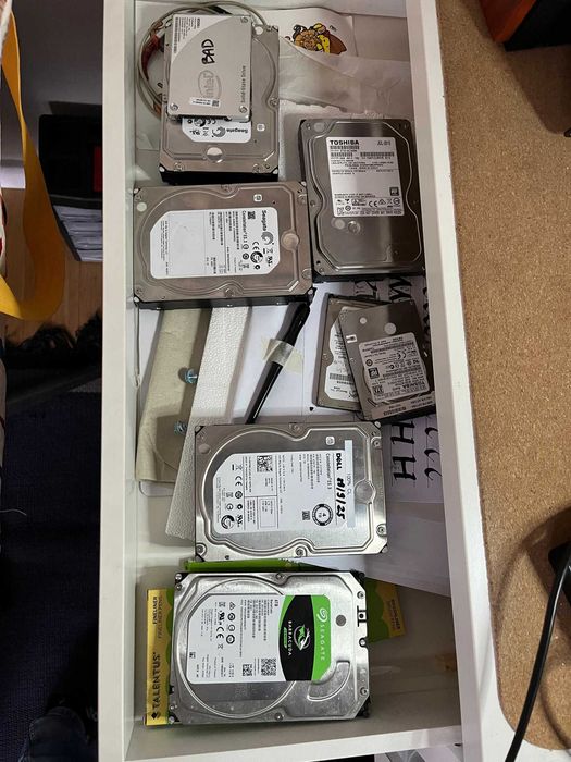 Твърди дискове SATA - 1x500GB, 2x320GB