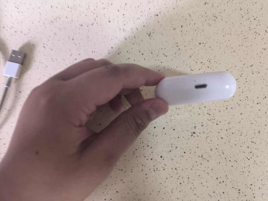AirPods 2  Б/У  .