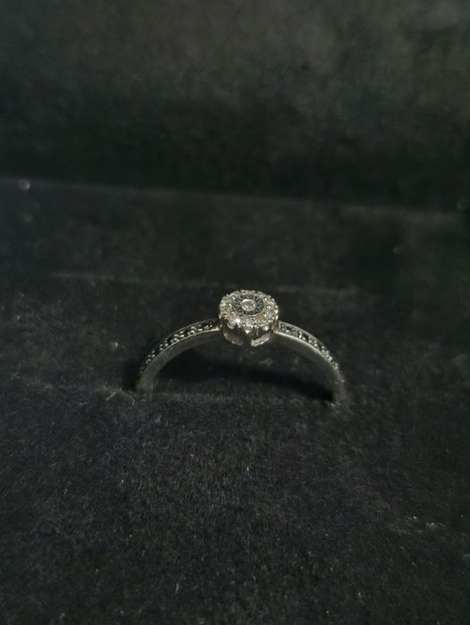 Кольцо белое золото