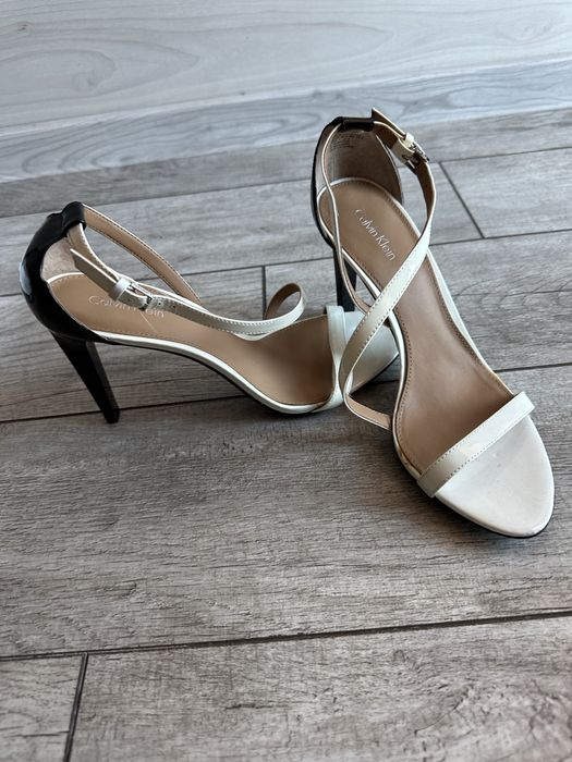 Calvin Klein оригинални страхотни обувки/сандали