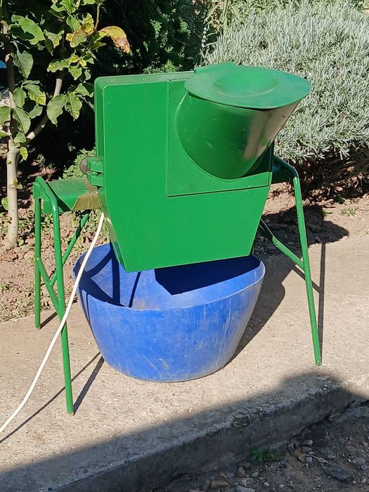 Masina electrica tocat fructe