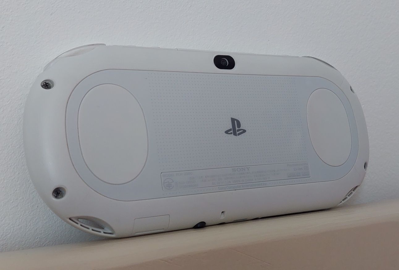 PS Vita 2000 slim playstation Vita: 70 000 тг. - Приставки Алгабас на Olx