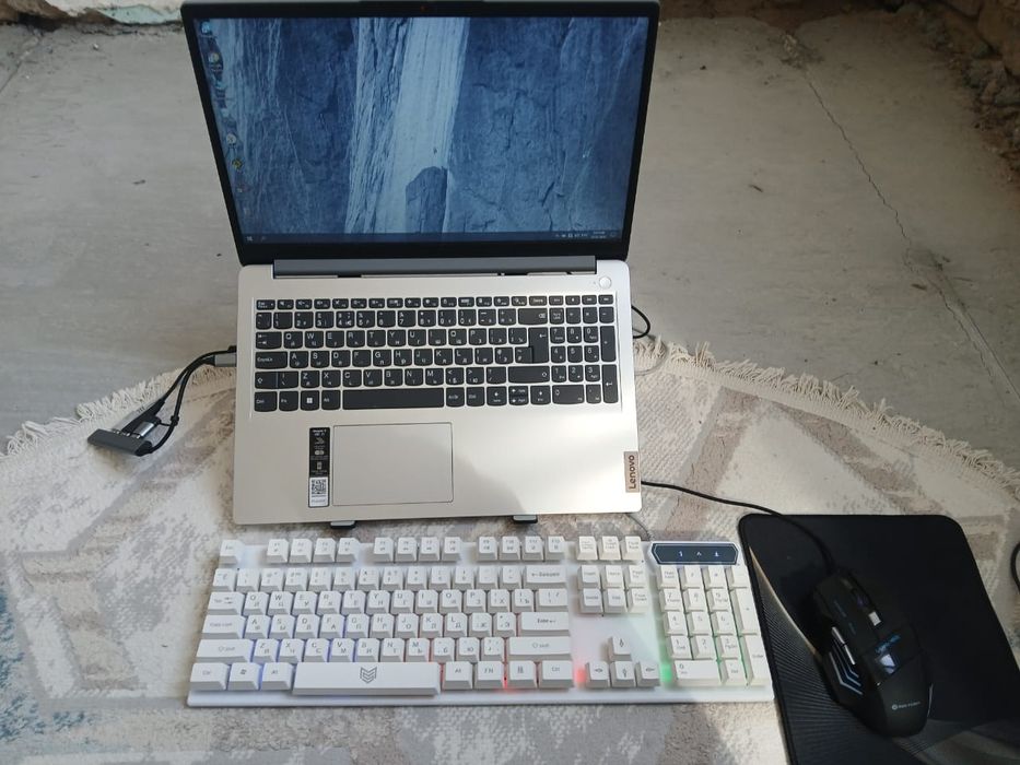 Lenovo ideapad 1i(15", 7)