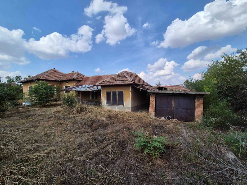 Продава се Къща в с. Бреница, Област Плевен - 100 кв.м за 123 €/кв.м - Снимка #2