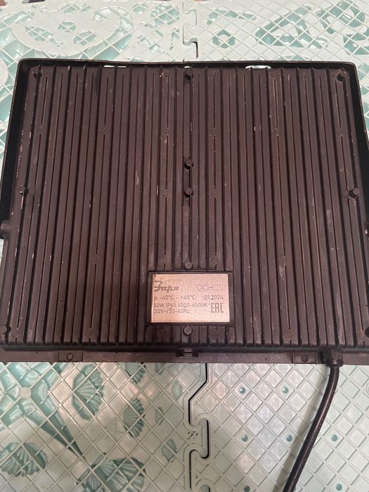 Продам прожектор уличного освещения