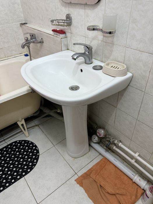 Продам раковину белую