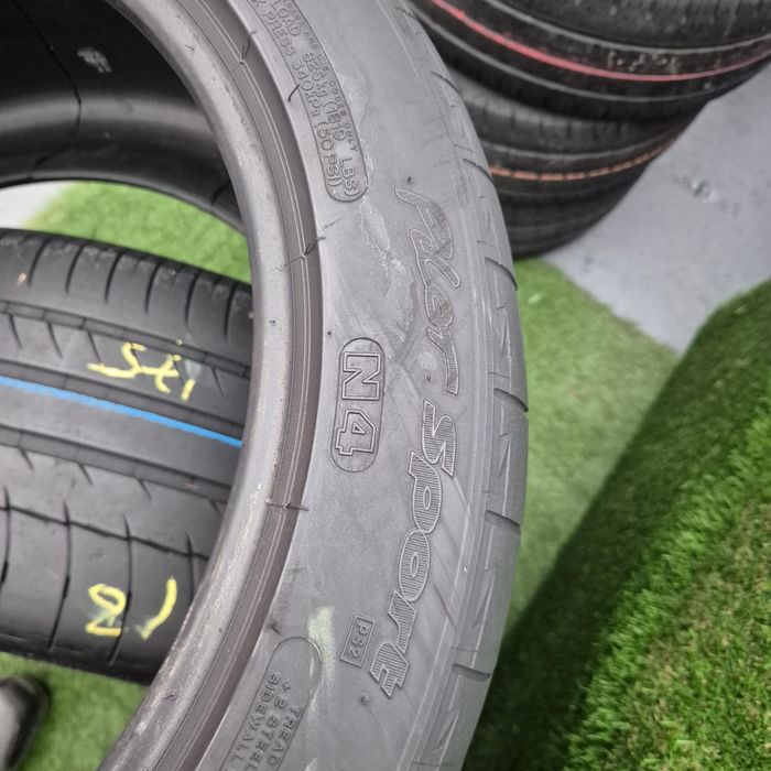 265 40 18 Michelin