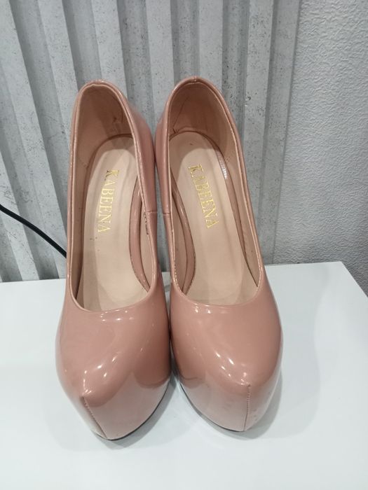 Продам туфли лабутены